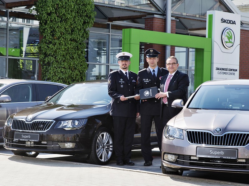 Další tři vozy Škoda Superb pro dopravní policii